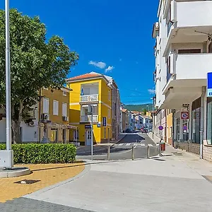 Centar A. Mazuranica 1 Novi Vinodolski